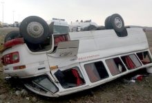 واژگونی مینی‌بوس حادثه ساز شد/ آمار مصدومان