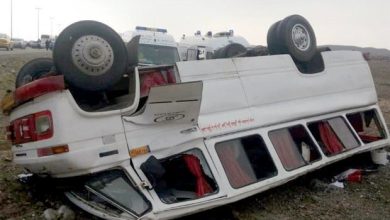 واژگونی مینی‌بوس حادثه ساز شد/ آمار مصدومان