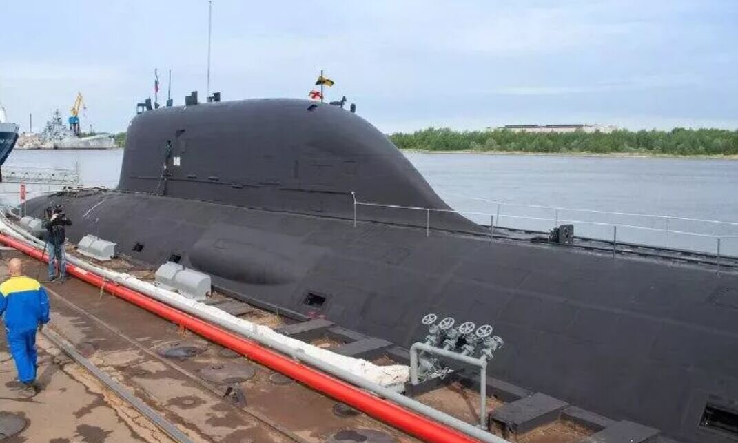 زیردریایی هسته‌ای سنگین روسیه با قابلیت حمل موشک‌ها و اژدرهای راهبردی به آب انداخته شد