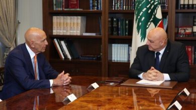 عون: مذاکره نه با دوست بلکه با دشمن انجام می شود / باراک: گوشی را بردار، با نتانیاهو تماس بگیر و بگو بیایید این مسخره‌بازی را تمام کنیم