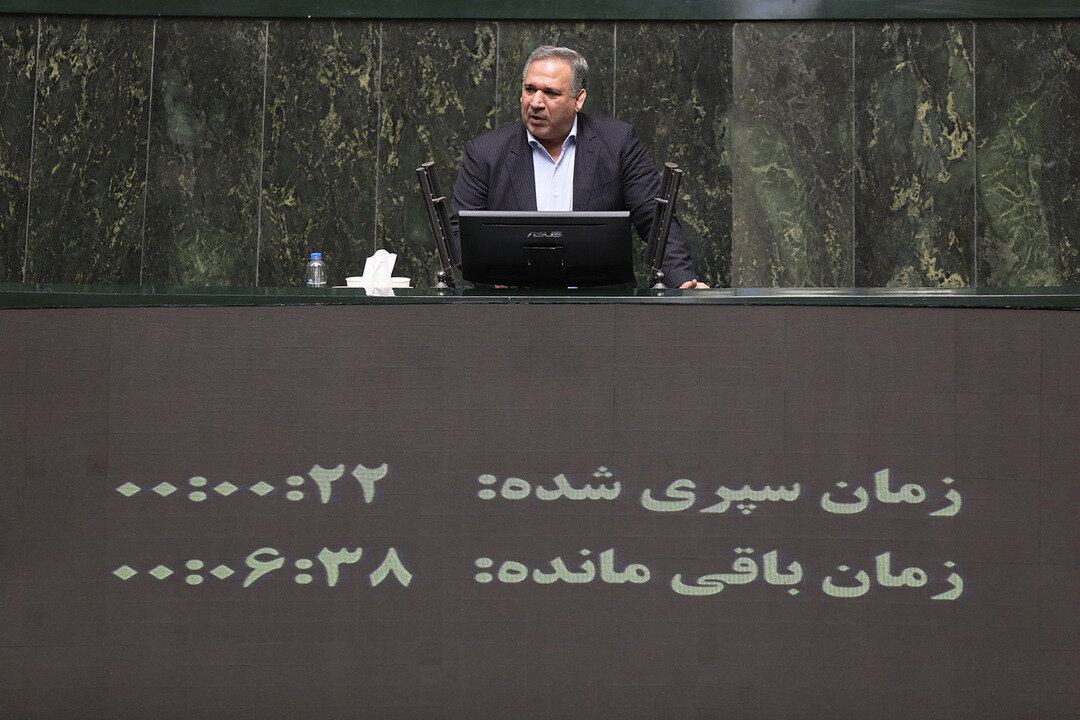 انتقاد تند رئیس کمیسیون اقتصادی مجلس از نحوه اجرای قانون برنامه هفتم: از صادرات ۶ میلیارد دلار به واردات ۶ میلیارد دلار رسیدیم!