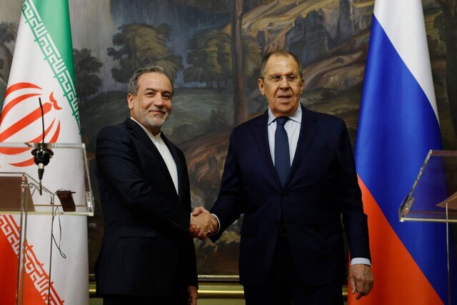 گفتوگوی مهم عراقچی و لاوروف در آستانه نشست شورای حکام