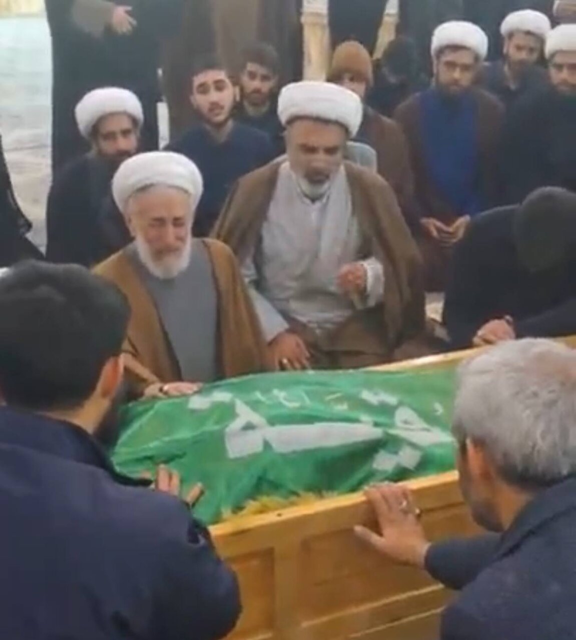 گریه‌های کاظم صدیقی برای فرزندش در مراسم تشییع+تصویر
