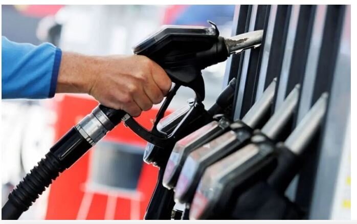 دو هزار تومان یا ۷۰ هزار تومان/ فاصله‌ی ۶۸ هزار تومانی در اعلام قیمت بنزین به چه معناست؟