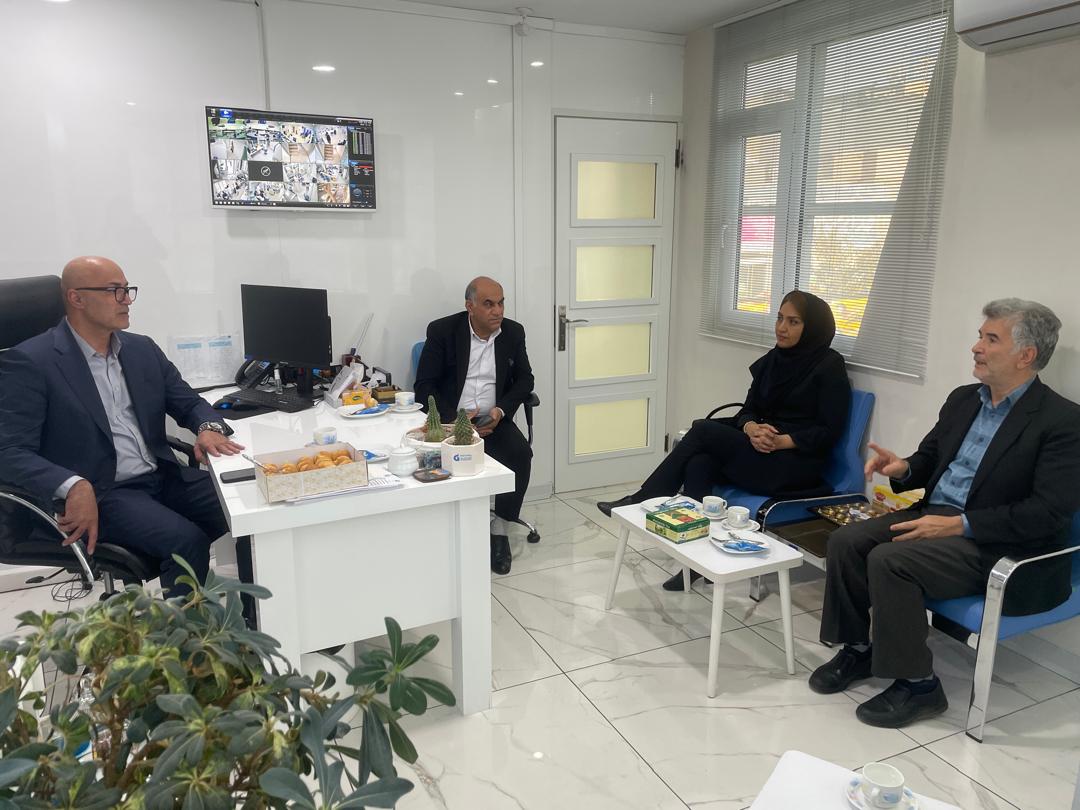 بازدید اعضای کانون بازنشستگان تامین اجتماعی البرز از مراکز درمانی قرارداد بیمه تکمیلی استان