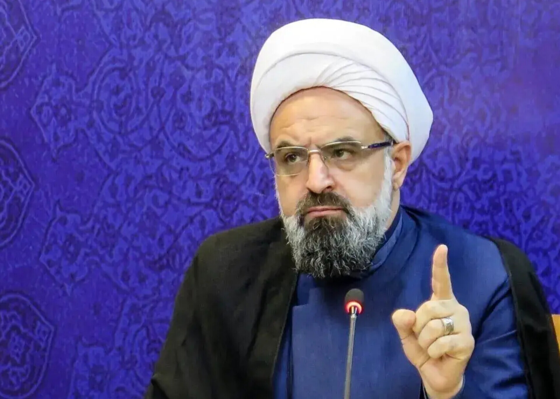 دبیر ستاد امر به معروف: برخی میگویند آقا این زبالهگردها را ندیدی؟ شما میدانید که در معیارهای جهانی، زبالهگردی نشان از پیشرفت یک کشور است؟/ کشور فقیر اصلا زباله ندارد که کسی آنها را بگردد