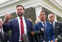 خشم ونس، معاون ترامپ از ادامه تعطیلی دولت: این نمایش مسخره را تمام کنید