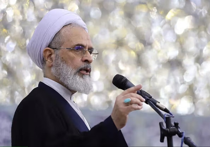 امام جمعه قم: با خشکسالی سنگین مواجه هستیم، باید توبه کنیم / برخی افراد از رشد گناه و بی عفتی در جامعه احساس آزردگی نمیکنند