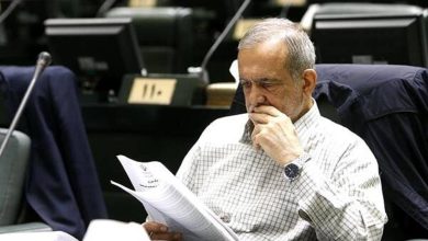 بیانیۀ جمعی از نمایندگان خطاب به رئیس‌جمهور: سیاست‌های غیرقیمتی جایگزین گران‌سازی با شوک قیمتی بنزین شود / ما با تثبیت قیمت طی چندسال موافق نیستیم و تغییر تدریجی قیمت را قبول داریم/ سهمیه باید بر اساس کد ملی تخصیص یابد