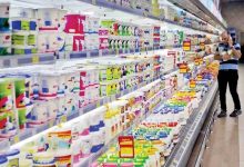 سخنگوی انجمن صنایع لبنی: گران می‌کنیم، به کسی ربطی ندارد / اگر توانستند مرغ و تخم مرغ را به قیمت قبل بفروشند، لبنیات را هم با تورم قریب ۴۰ درصدی به قیمت قبل می‌فروشند