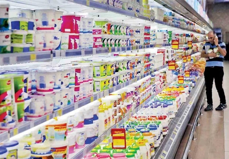 سخنگوی انجمن صنایع لبنی: گران میکنیم، به کسی ربطی ندارد / اگر توانستند مرغ و تخم مرغ را به قیمت قبل بفروشند، لبنیات را هم با تورم قریب ۴۰ درصدی به قیمت قبل میفروشند