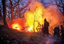 آتش‌سوزی ۲۰ روزه‌ی جنگل الیت؛ هواپیما‌های آب‌پاش ترکیه‌ای وارد ایران شدند / ۵۰۰ نیرو و بالگرد‌ها برای نجات جنگل الیت بسیج شدند / سازمان مدیریت بحران: آتش‌سوزی مهار شده؛ آنچه اکنون در منطقه مشاهده می‌شود، مربوط به برگ‌سوزی و کُنده‌سوزی‌های محدود است / دادستان مازندران: به این نتیجه برسیم که آتش سوزی جنگل الیت عمدی بود با خاطیان برخوردی عبرت آموز انجام خواهد شد