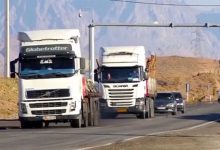 پلیس راهور: بر اساس تصمیم کارگروه اضطرار آلودگی هوا، تردد تمامی وسایل نقلیه سنگین، به‌ جز خودروهای حامل سوخت، دارو و مواد غذایی، تا پایان هفته در سطح تهران ممنوع خواهد بود؛ حتی در ساعات شبانه