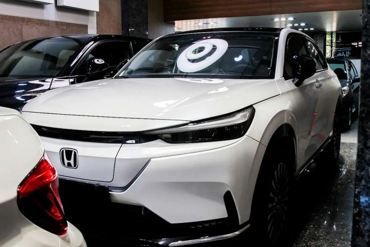 شش خودروی وارداتی جدید در صف فروش