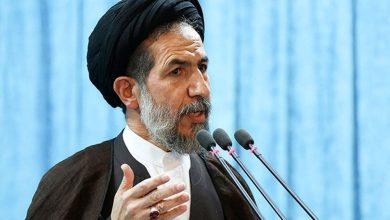 ابوترابی‌فرد، امام جمعه موقت تهران: نفت و گاز که باید پیشران توسعه باشند، تبدیل به عامل ایجاد اقتصاد رانتی شده‌اند