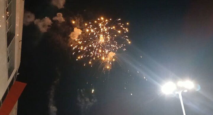 مهر: صدای انفجار در شمال غرب تهران ناشی از آتش بازی در یک مجتمع تجاری است