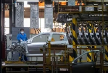 پزشکیان، ایران‌خودرو و سایپا را تهدید کرد