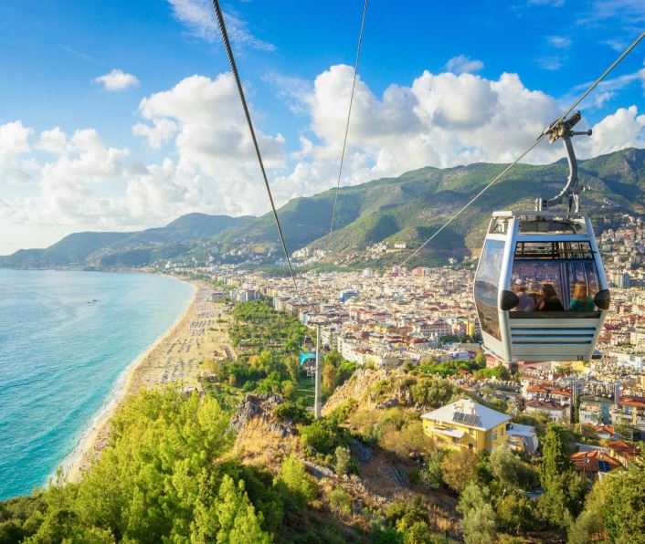 آنتالیا یا استانبول؟ | در تور ترکیه کدام شهر را انتخاب می‌کنید؟