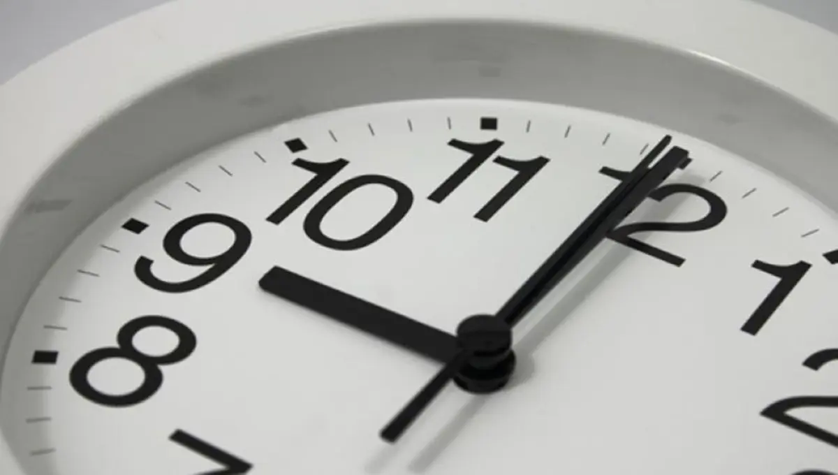 آغاز به‌کار بانک‌ها با دو ساعت تأخیر در اولین روز زمستان