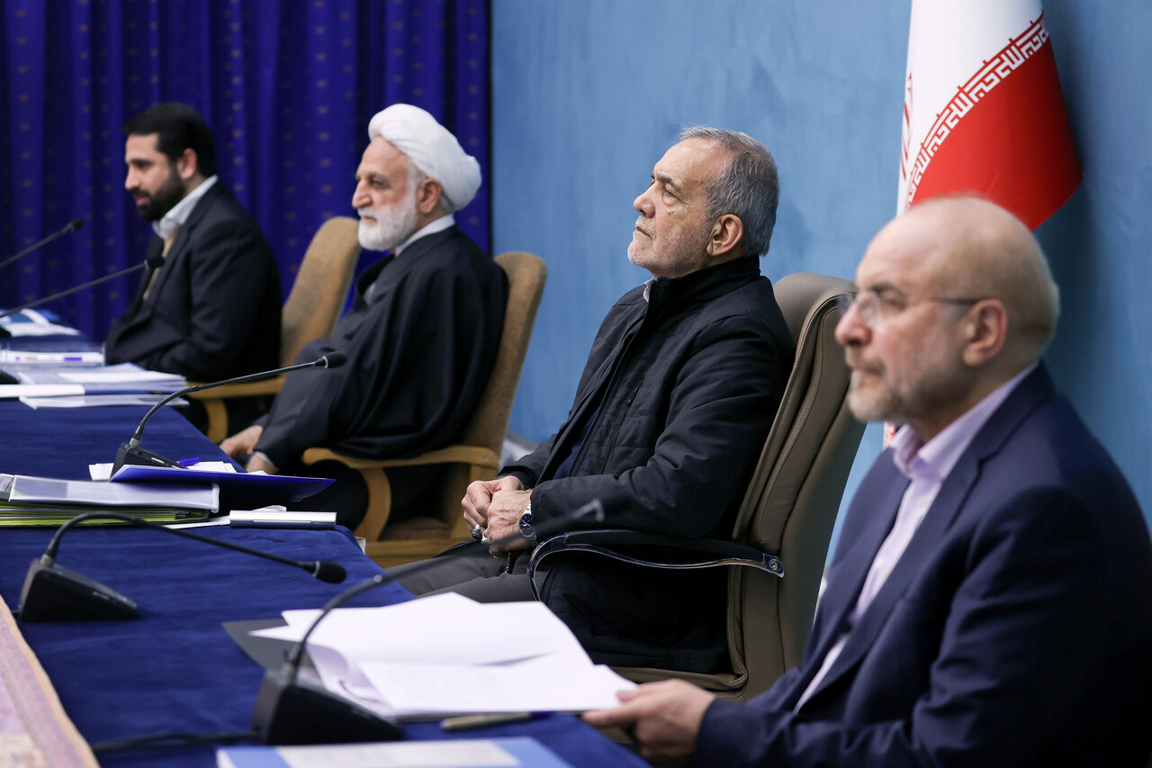 اظهارات عجیب دولتی ها درباره مصوبه ۳۲ بندی شورای عالی فضای مجازی/ قائم پناه: از دبیر شورای عالی فضای مجازی بپرسید/ حضرتی: منتشر شده است!