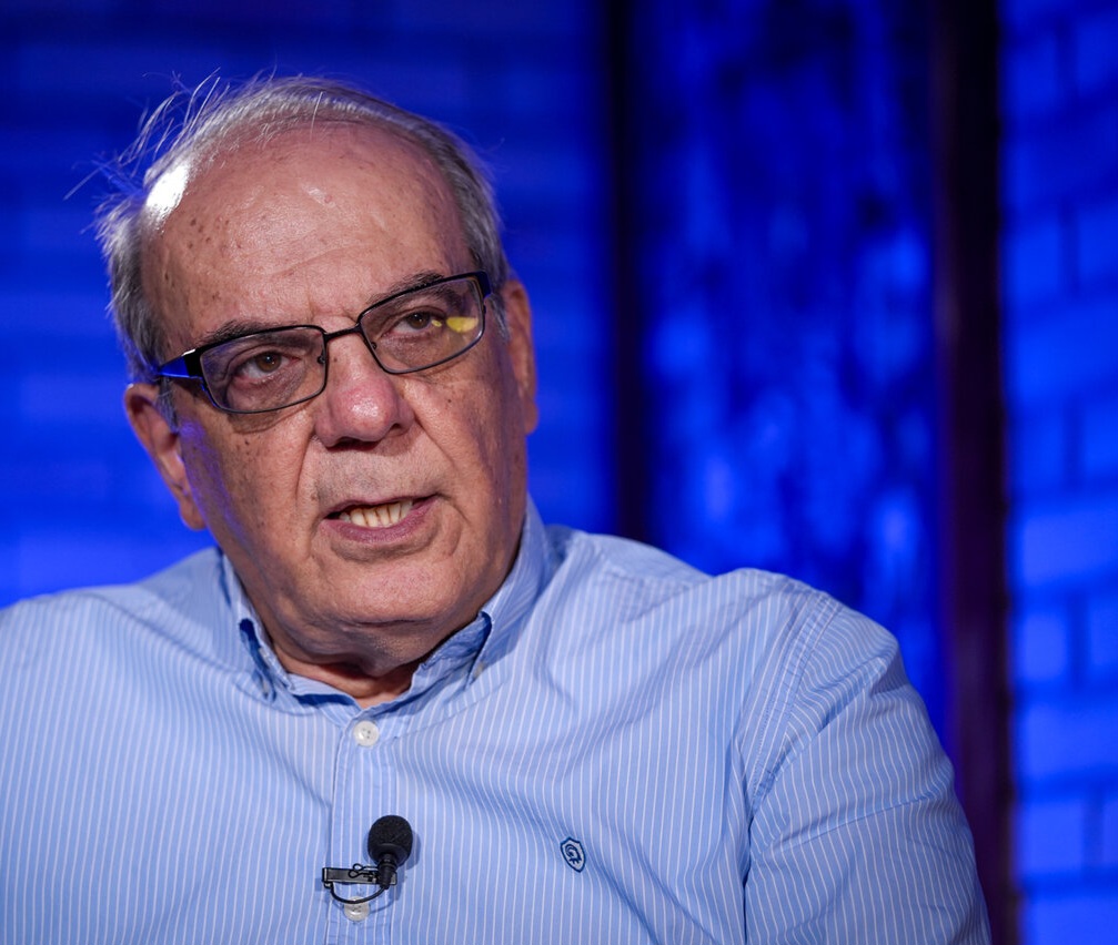 عباس عبدی: تایید صلاحیت پزشکیان با تایید صلاحیت خاتمی و روحانی در سال های ۷۶ و ۹۳ فرق می‌کرد