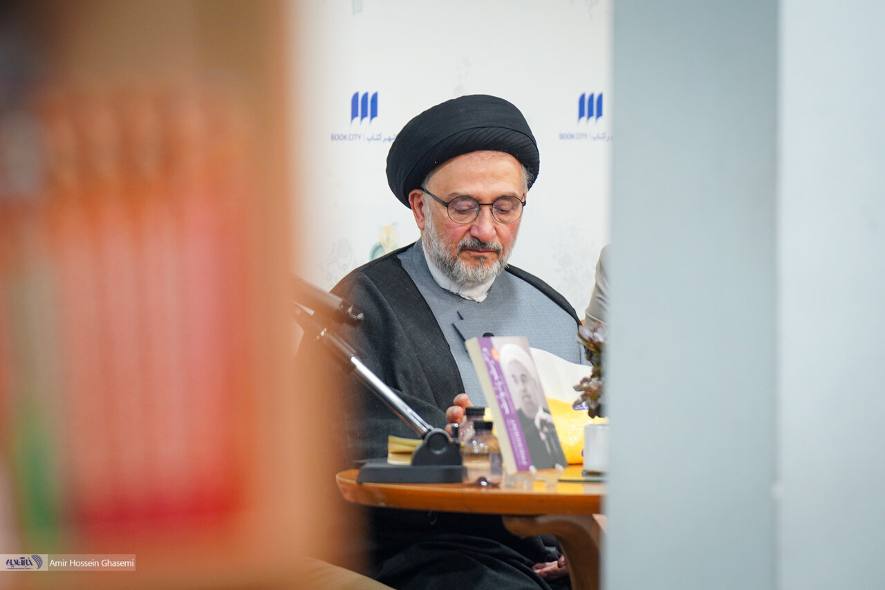 واکنش ابطحی به درگذشت اشرف بروجردی/ ایشان بعد از سال ۸۸ همچنان بر نظرات خود باقی ماند/ به دو خصلت اصلاح طلبی و دفاع از حقوق زنان مشهور بود