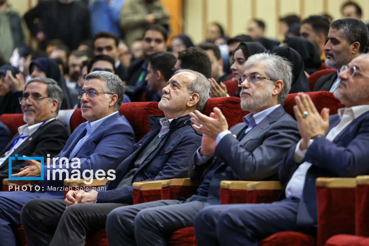 اظهارات مهم پزشکیان درباره حجاب/ مسئله ساده ای نیست که با دستور و تحکم حل شود/ بعد از فوت همسرم با بچه هایم دعوا نمیکردم