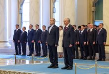 استقبال رسمی از پزشکیان در کاخ ریاست جمهوری قزاقستان+ عکس