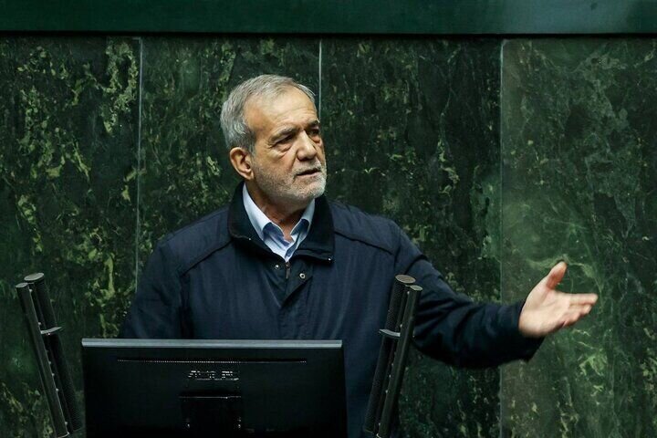 پزشکیان: نمی‌شود کشوری با این همه نفت و گاز عده‌ای گرسنه باشند و نان شب نداشته باشند/ می‌گویند حقوق را زیاد کنید، اما یکی به من بگوید از کجا بیاوریم