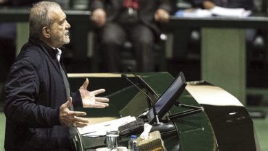 روزنامه نزدیک به قالیباف: دولت ایده ندارد/ مردم و بازار، دولت را در مهار بحران ناتوان می بینند