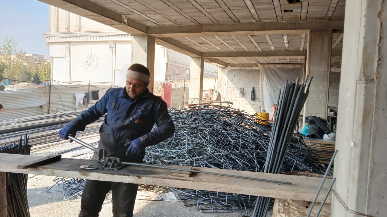 کارگران آرماتوربند و بتنریز قربانی بیثباتی، گرانی و بیتوجهی به سختی کار شدهاند