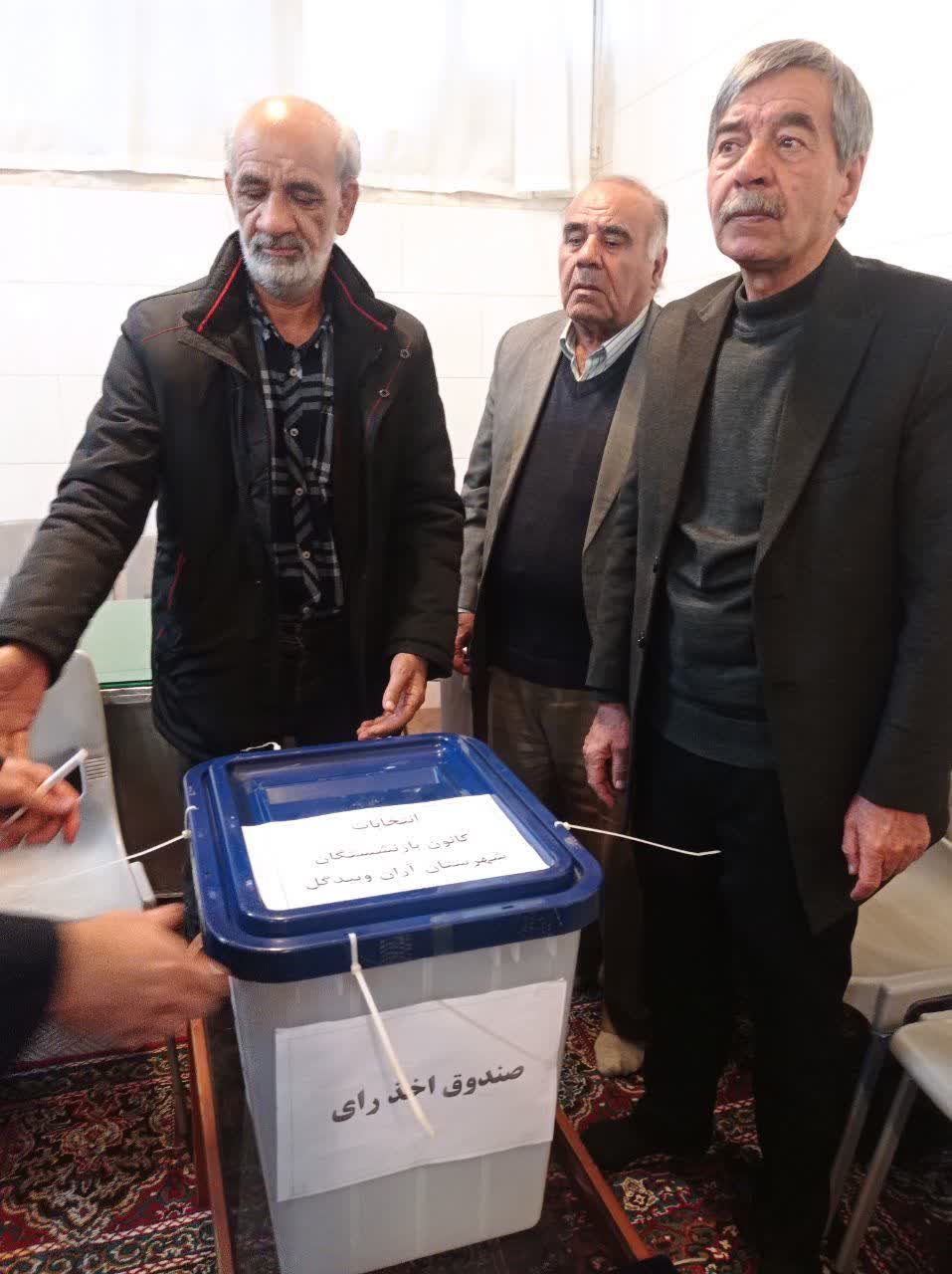 حضور پرشور بازنشستگان تامین اجتماعی آران و بیدگل زیر باران رحمت؛ جلوه‌ای ماندگار از همبستگی و بلوغ صنفی