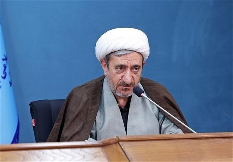 رئیس مرکز حفاظت و اطلاعات قوه قضاییه: قوه قضاییه در برخورد با ناهنجاریها با هیچ کسی تعارف و رودربایستی ندارد / با مظاهر فساد و افرادی که به شیوع فساد در جامعه دامن میزنند قاطعانه و بدون اغماض برخورد خواهد کرد / برخورد با ناهنجاریهای سازمانیافته و افرادی که به نظام، دین و انقلاب لطمه وارد میکنند، بدون تأخیر و حتی خارج از نوبت انجام میشود