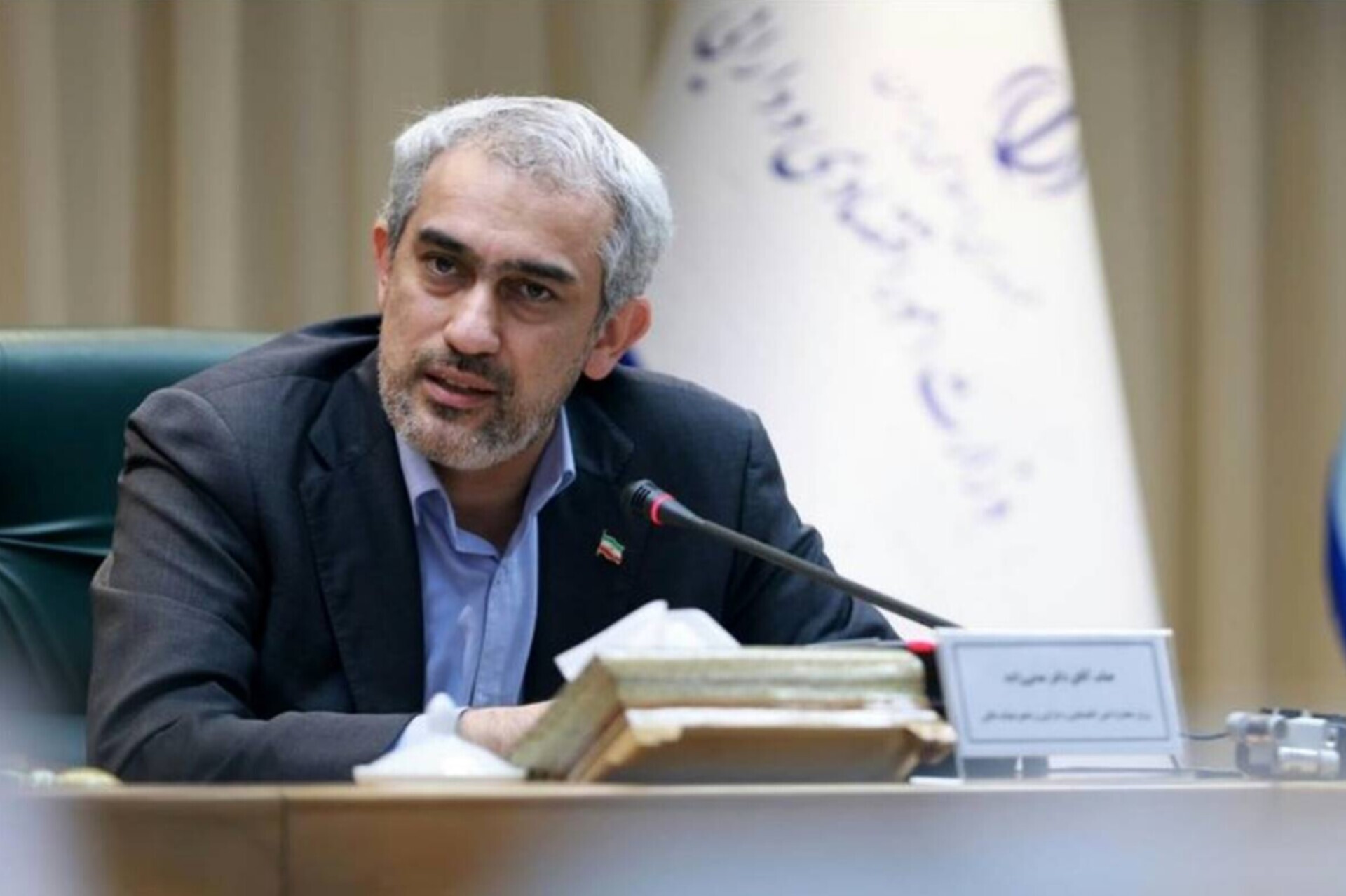 وضع خیلی بد است؛ اداره کشور در شش ماه گذشته بسیار سخت بوده/ بعد از جنگ، نزدیک به ۶۵۰ هزار نفر افزایش بیکاری داشتهایم / سر ماه میخواهیم حقوقها و یارانهها را بریزیم، از کجا بیاوریم؟ / پس از جنگ، ضریب تحقق مالیات زیر ۵۰ درصد بوده