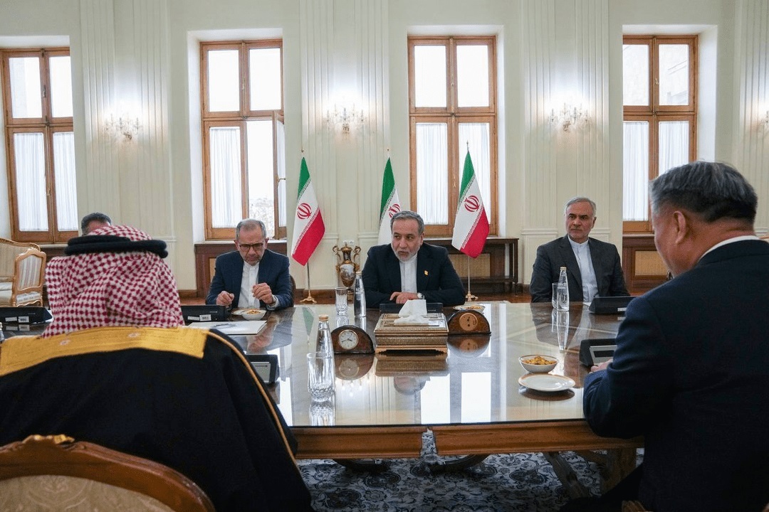 نشست هیأتهای عربستان و چین با عراقچی