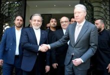 عراقچی: تصمیم وزیر خارجه لبنان برای استقبال نکردن از دعوت ما برای سفر به ایران، مایه شگفتی است/ وزرای خارجه کشورهایی که روابط برادرانه دارند، نیازی به «محل بی‌طرف» برای دیدار ندارند