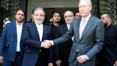 عراقچی: تصمیم وزیر خارجه لبنان برای استقبال نکردن از دعوت ما برای سفر به ایران، مایه شگفتی است/ وزرای خارجه کشورهایی که روابط برادرانه دارند، نیازی به «محل بیطرف» برای دیدار ندارند