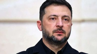 در حالی که فشارهای آمریکا برای پایان جنگ اوکراین افزایش یافته، زلنسکی احتمال همهپرسی درباره کنترل سرزمینی در شرق کشور را مطرح کرد/ او بر موضع خود مبنی بر اینکه کییف هیچ قلمرویی را به مسکو واگذار نخواهد کرد، پا فشاری میکند