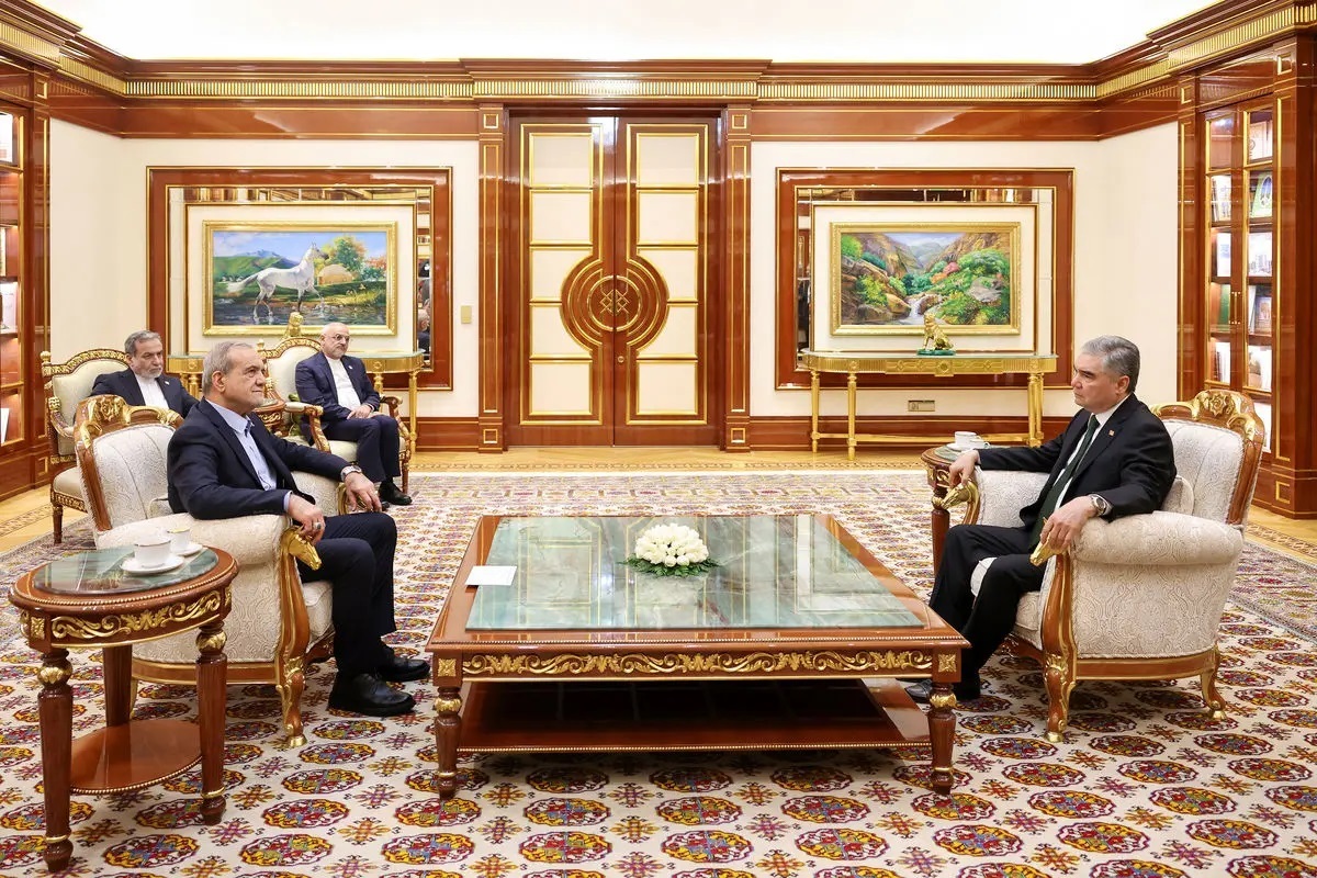 امام جمعه کرج: نشانه‌های افول آمریکا به چشم می‌خورد