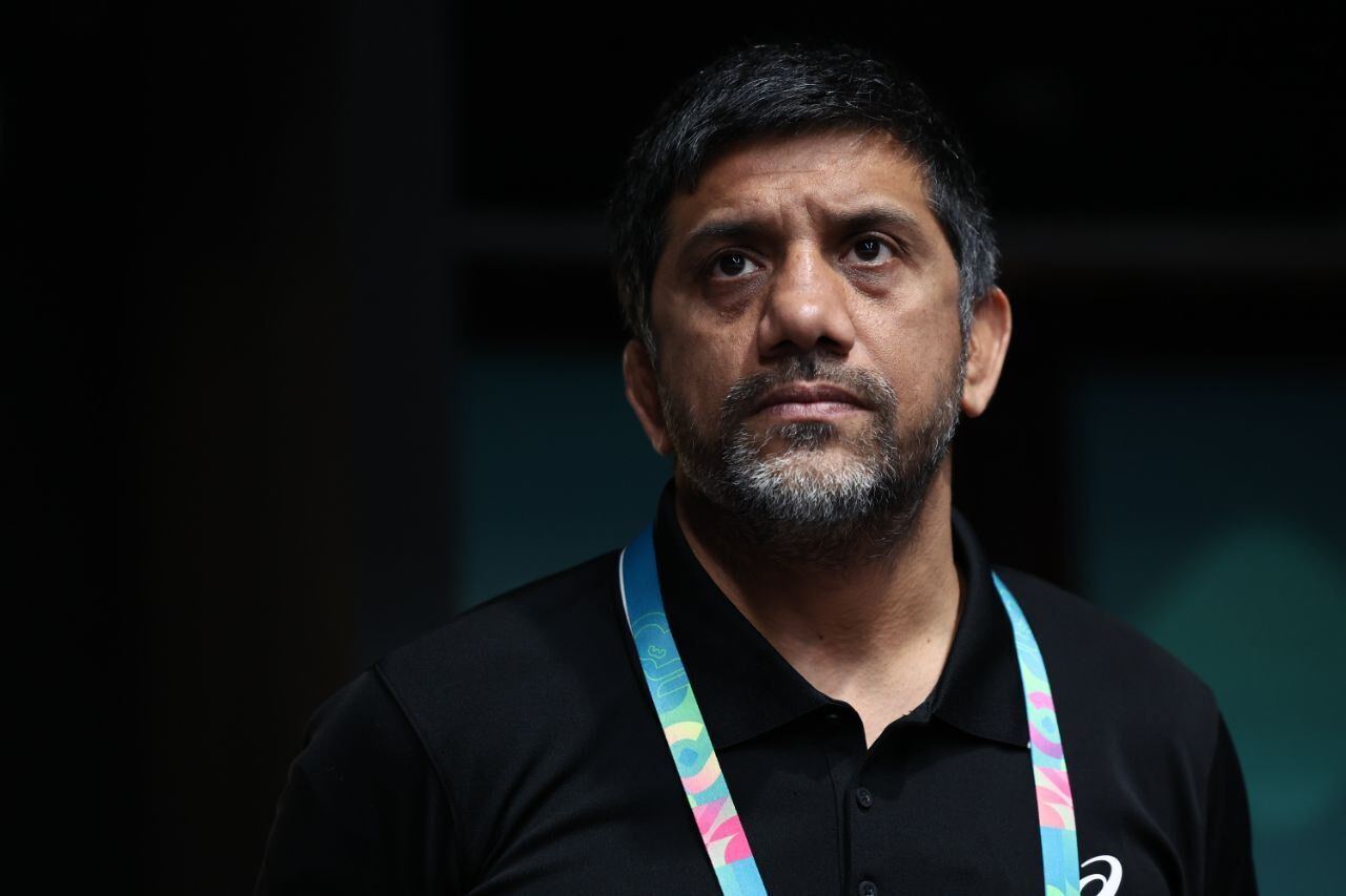 دبیر: شعارهای امروز ربطی به هواداران اصیل کشتی نداشت / باید مراقب سلامتی یزدانی باشیم