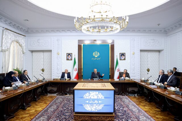 پزشکیان: خروجی آموزشهای ما باید نسلی باشد که شوق خدمت و ساختن ایران را داشته باشد