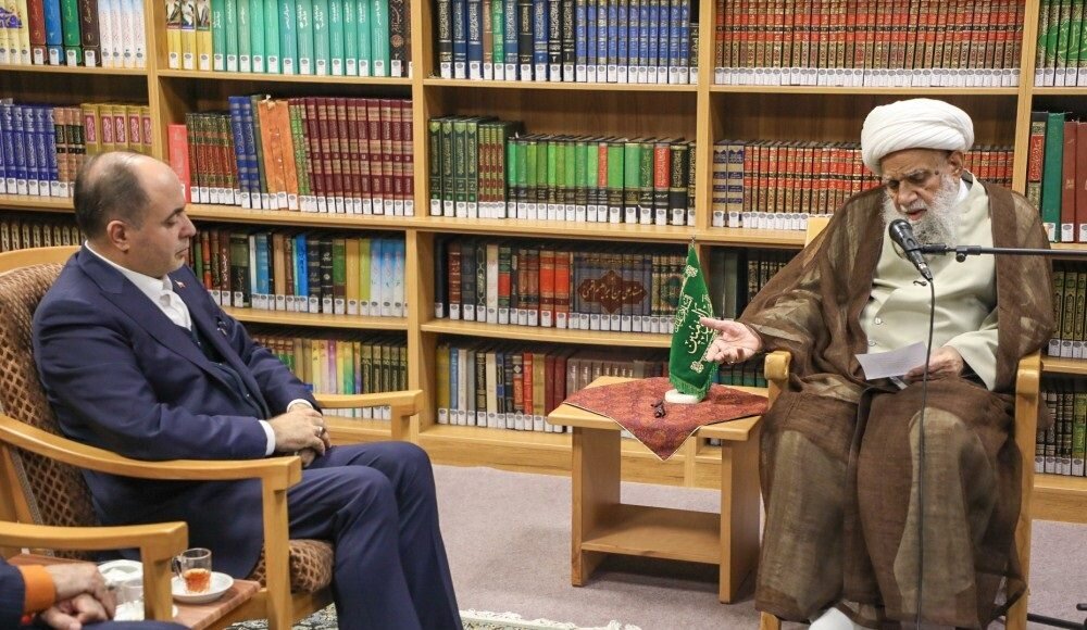 آیتالله کریمی جهرمی در دیدار وزیر جهاد کشاورزی/ برخی مردم در شبانهروز تنها یک وعده مختصر غذا میخورند/ دستکم از مردم عذرخواهی کنید