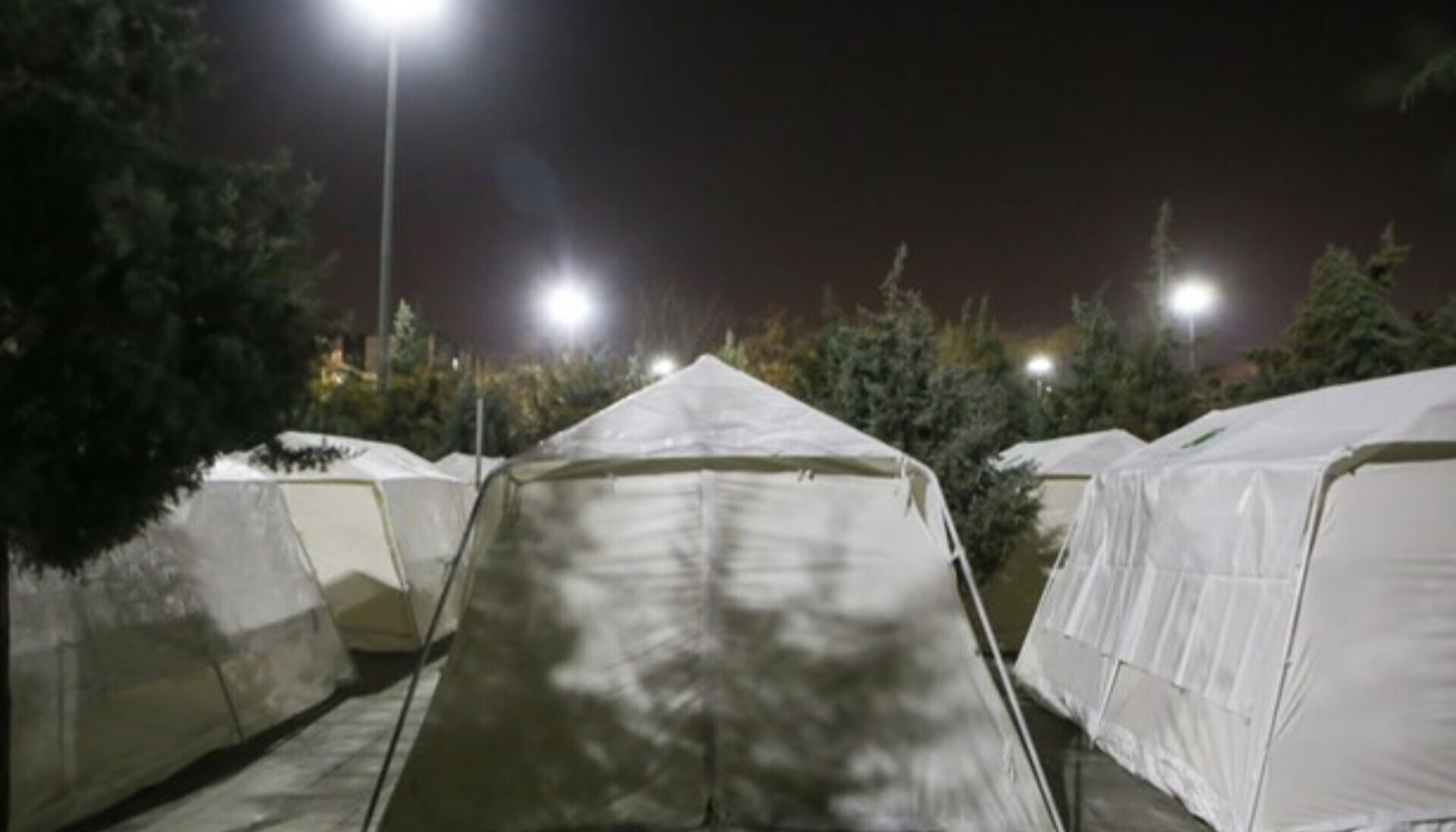 در پی هشدار وقوع طوفان، فرمانداری دستور تخلیه روستای کاملآباد قشم را صادر کرد