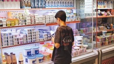 سخنگوی صنایع لبنی: از ابتدای امسال به دلیل افت قدرت خرید خانوار‌ها ۱۰ درصد از مصرف لبنیات در کشور کاهش یافته / تبعات این موضوع از جمله افزایش خطر پوکی استخوان و کمبود ریزمغذی‌ها، نگران‌کننده است