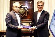 دلار ۱۳۰ هزار تومانی و مورد عجیب گچ‌پززاده / فرزین قبل از رفتن، به این سوال پاسخ دهد؛ چطور یک فرد بی تجربه را فقط به خاطر سابقه آشنایی با خودتان، معاون ارزی بانک مرکزی کردید؟