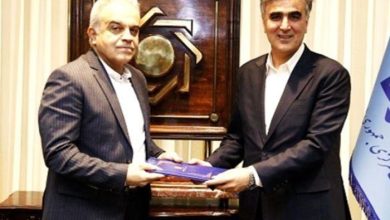 دلار ۱۳۰ هزار تومانی و مورد عجیب گچ‌پززاده / فرزین قبل از رفتن، به این سوال پاسخ دهد؛ چطور یک فرد بی تجربه را فقط به خاطر سابقه آشنایی با خودتان، معاون ارزی بانک مرکزی کردید؟