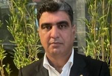 دادستان مشهد: در مجموع ۵۰ نفر در مراسم مرحوم علی کردی دستگیر شدند / مرحوم علی کردی در دفتر محل کار خود دچار سکته قلبی شده و فوت می‌کند / هیچگونه آثاری از جنایت و درگیری در بدن او وجود نداشت