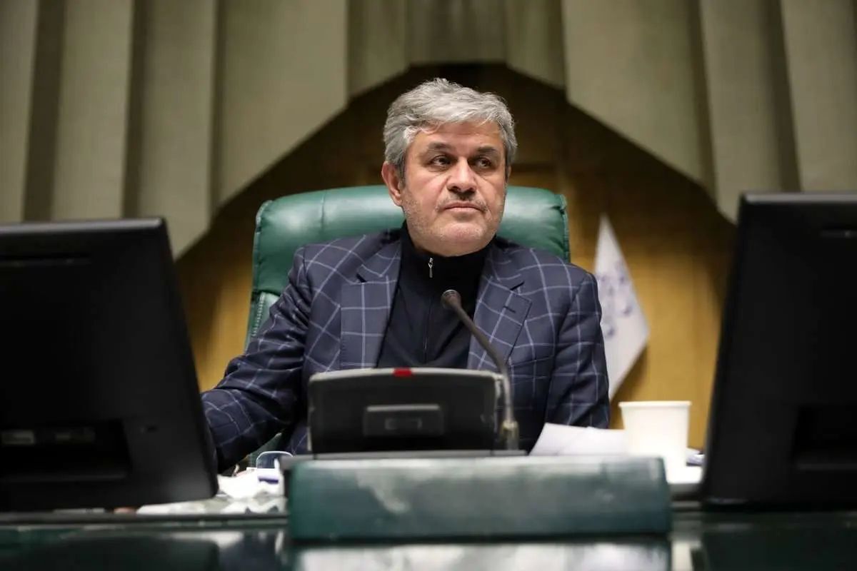 تاجگردون، نماینده: افزایش ۲۰ درصدی حقوق فاصله زیادی با نرخ تورم دارد/ پیش‌بینی من این است که افزایش حقوق‌ها را خواهیم داشت