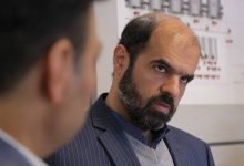 معاون سازمان برنامه: اگر درآمد نفتی سال ۱۳۹۶ در اختیار دولت بود، امکان افزایش ۷۵ درصدی حقوق وجود داشت / صادرات نفت در ۱۳۹۶ حدود ۲.۶ میلیون بشکه بود، اکنون به ۱.۶ میلیون رسیده