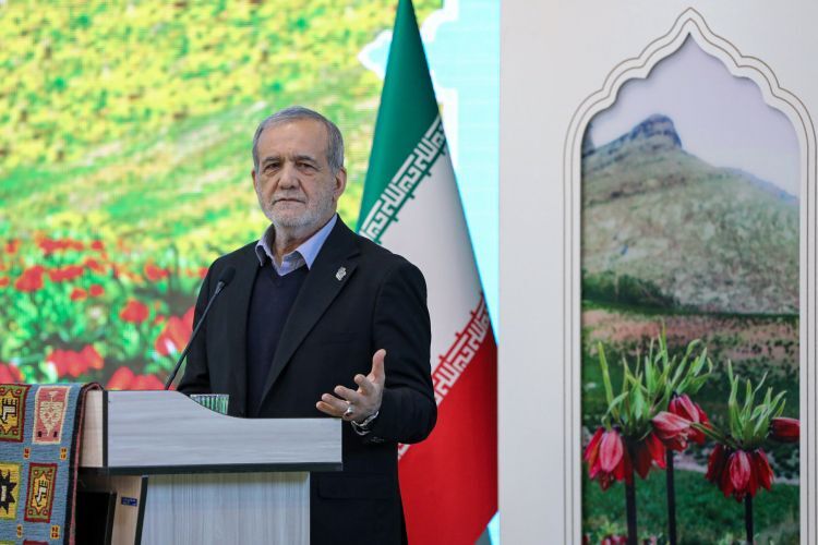 پزشکیان: به هیچ وجه بر اساس جناح، دسته و گروه افراد را انتخاب نکردیم؛ بلکه آنها با کار کارشناسی و نظر جمعی تعیین شدهاند